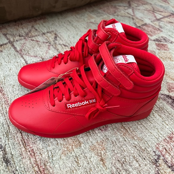 NWT Reebok Classic Freestyle Hi Top Red Leather Sneakers Training Women’s 7.5 - Picture 1 of 9